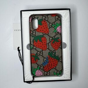 GUCCI Limited Ed Strawberry Supreme Smart/iPhone X/XS Case